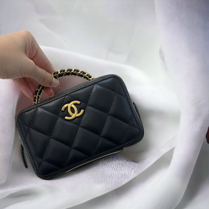 CHANEL VANITY BAG / MINI 22K BLACK LAMBSKIN AGED GHW