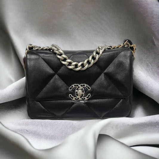 CHANEL 19 FLAG BAG | SMALL BLACK LAMBSKIN SHW