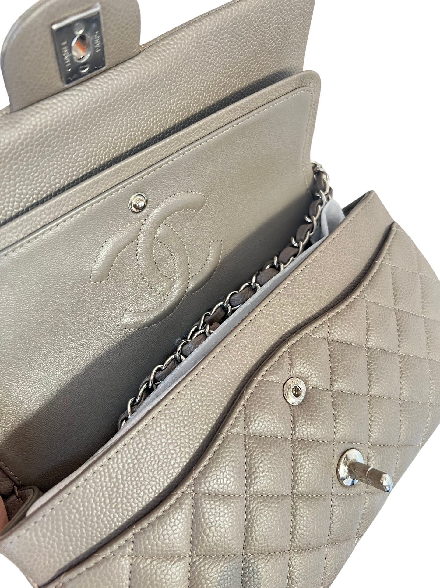 CHANEL CLASSIC FLAP BAG | 11C TAUPE MEDIUM CAVIAR SHW