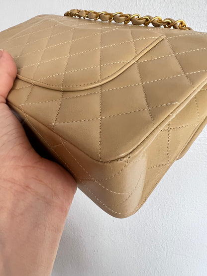 CHANEL MEDIUM FLAP | BEIGE LAMBSKIN 24K GHW