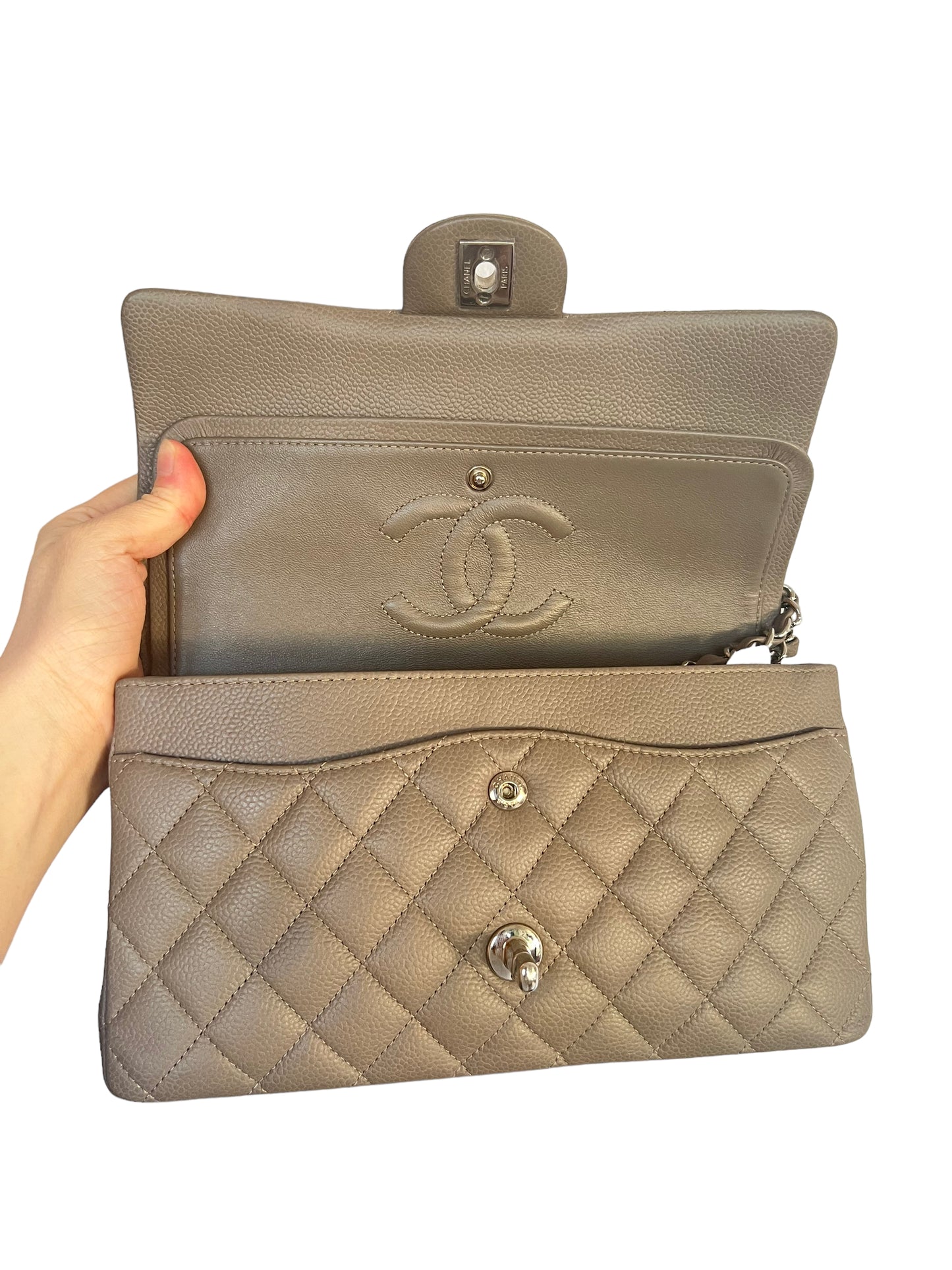 CHANEL CLASSIC FLAP BAG | 11C TAUPE MEDIUM CAVIAR SHW