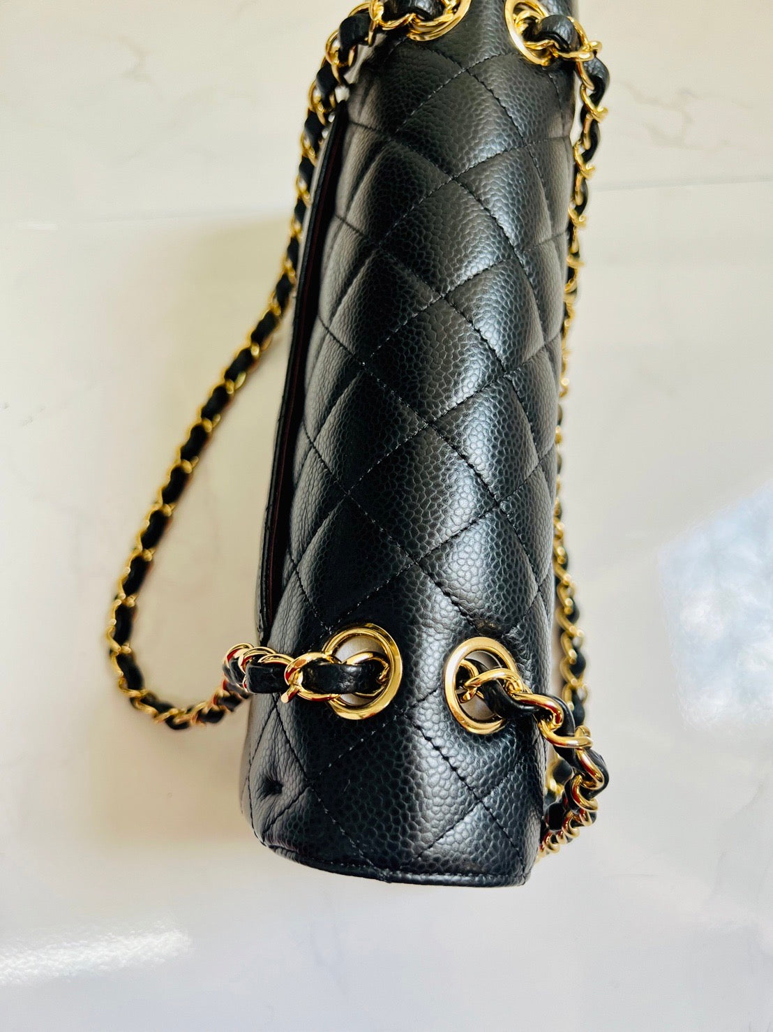 CHANEL CLASSIC FLAP BAG / MEDIUM BLACK CAVIAR GHW