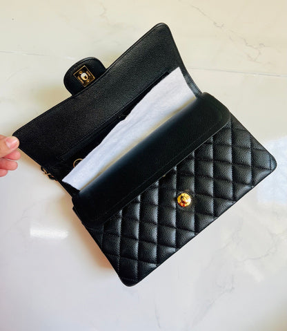 CHANEL CLASSIC FLAP BAG / MEDIUM BLACK CAVIAR GHW