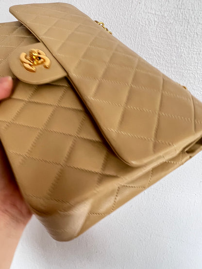 CHANEL MEDIUM FLAP | BEIGE LAMBSKIN 24K GHW