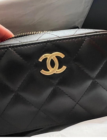 CHANEL VANITY BAG / MINI 22K BLACK LAMBSKIN AGED GHW